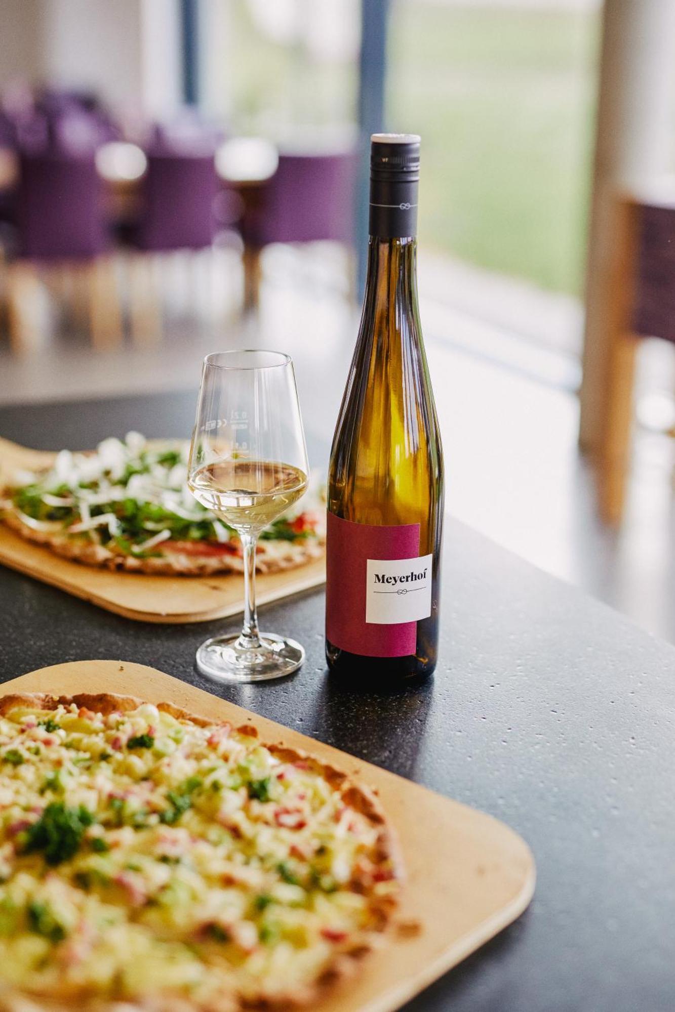 Meyerhof - Bioweingut, Vinothek & Gaestehaus Flonheim Ngoại thất bức ảnh
